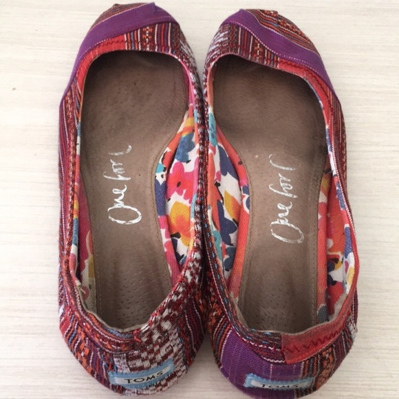 TOMS one for one tribal flat - Picture 3 of 8